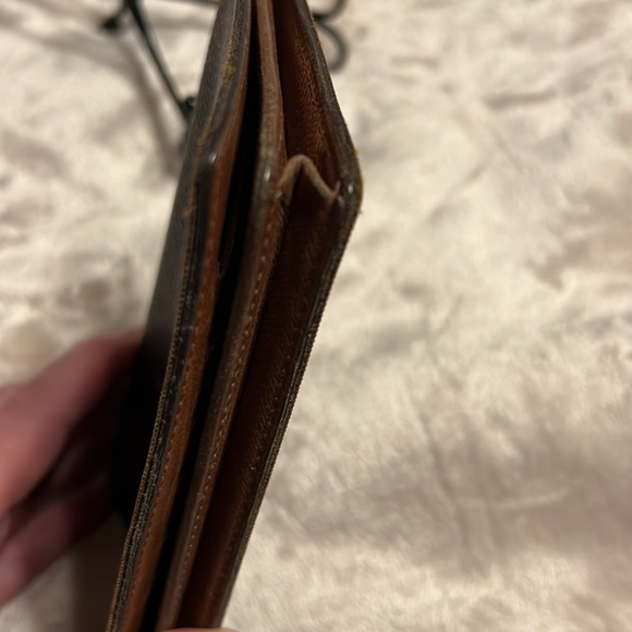 LOUIS VUITTON MONOGRAM CHECKBOOK WALLET - Picture 4 of 13